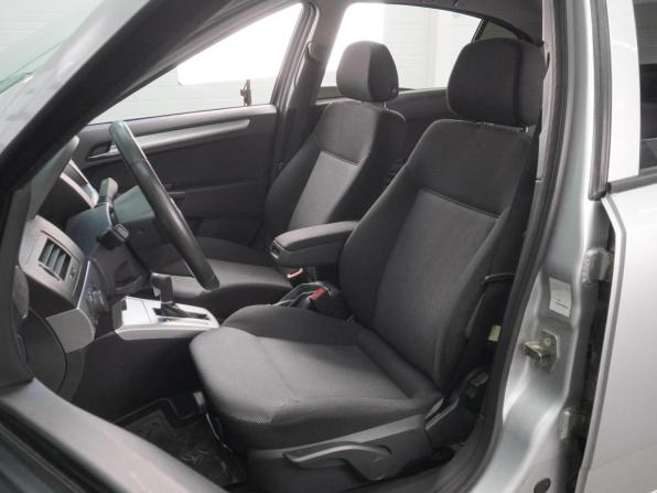Opel Astra H Рестайлинг с пробегом 2010 года, цена 699 000 рублей, 180051 км, седан, Автокод Объявления