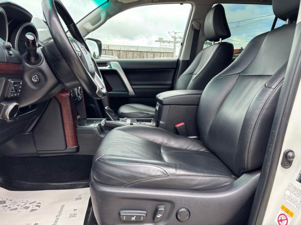 Toyota Land Cruiser Prado 150 Series Рестайлинг 1 с пробегом 2013 года, цена 3 380 000 рублей, 252159 км, внедорожник, Автокод Объявления