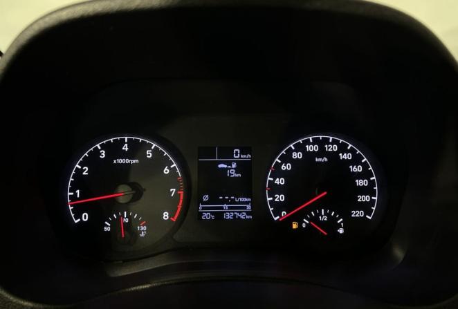 Hyundai Solaris II с пробегом 2018 года, цена 1 300 000 рублей, 132742 км, седан, Автокод Объявления