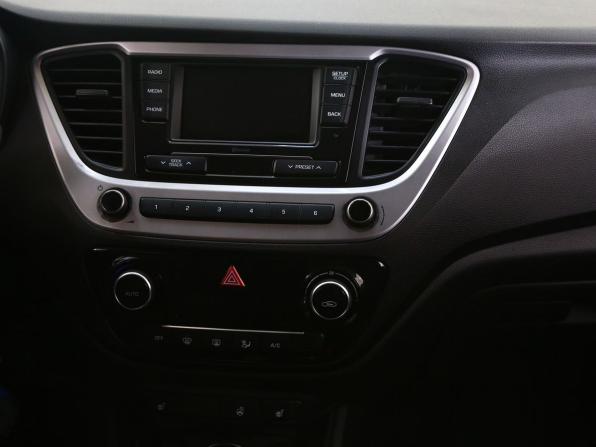 Hyundai Solaris II с пробегом 2017 года, цена 1 175 000 рублей, 156000 км, седан, Автокод Объявления