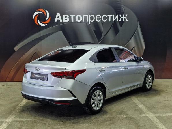 Hyundai Solaris II Рестайлинг с пробегом 2021 года, цена 1 555 000 рублей, 73860 км, седан, Автокод Объявления