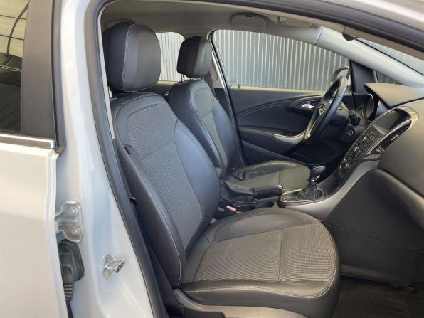 Opel Astra J с пробегом 2011 года, цена 507 000 рублей, 183102 км, хэтчбек, Автокод Объявления