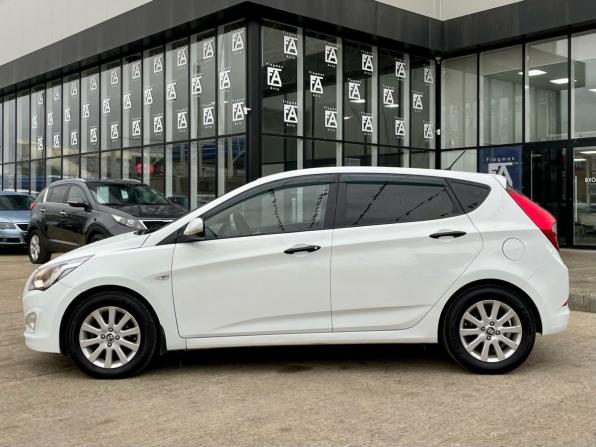 Hyundai Solaris I с пробегом 2014 года, цена 690 000 рублей, 196000 км, хэтчбек, Автокод Объявления