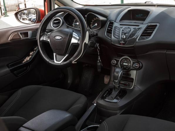 Ford Fiesta Mk6 Рестайлинг с пробегом 2015 года, цена 650 000 рублей, 199549 км, седан, Автокод Объявления