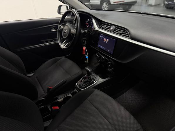 Kia Rio IV Рестайлинг с пробегом 2021 года, цена 1 849 000 рублей, 59205 км, хэтчбек, Автокод Объявления