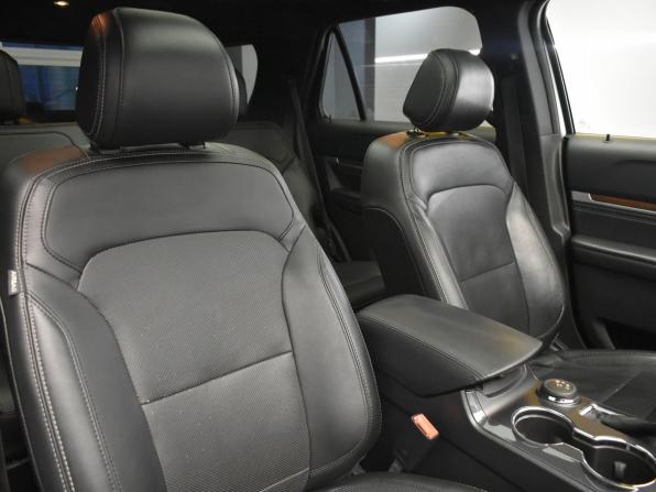 Ford Explorer V Рестайлинг с пробегом 2016 года, цена 2 370 000 рублей, 187683 км, внедорожник, Автокод Объявления