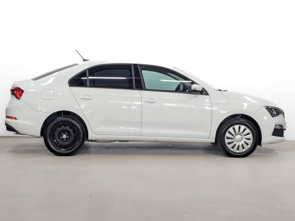 Skoda Rapid II с пробегом 2020 года, цена 1 350 000 рублей, 98059 км, лифтбек, Автокод Объявления