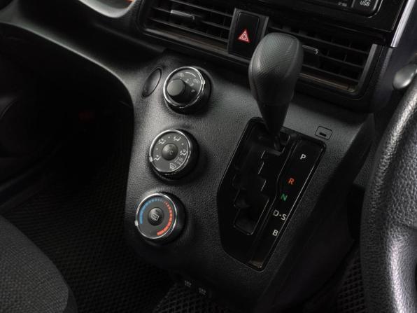 Toyota Sienta II Рестайлинг с пробегом 2019 года, цена 1 569 000 рублей, 94161 км, компактвэн, Автокод Объявления