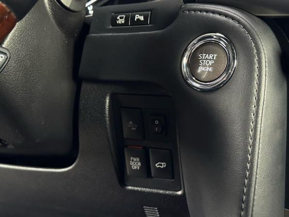Lexus LX III Рестайлинг 2 с пробегом 2016 года, цена 6 500 000 рублей, 168802 км, внедорожник, Автокод Объявления