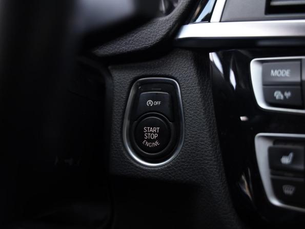BMW 3 серии VI (F3x) Рестайлинг с пробегом 2018 года, цена 1 449 000 рублей, 262285 км, седан, Автокод Объявления