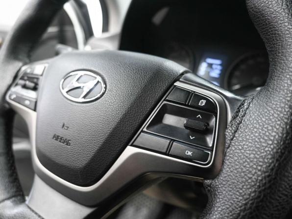 Hyundai Solaris II с пробегом 2017 года, цена 1 299 900 рублей, 210225 км, седан, Автокод Объявления