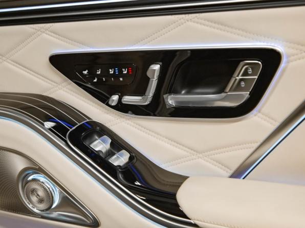 Новый Mercedes-Benz Maybach S-Класс II (Z223) Рестайлинг 2026 года, цена 48 500 000 рублей, седан, Автокод Объявления