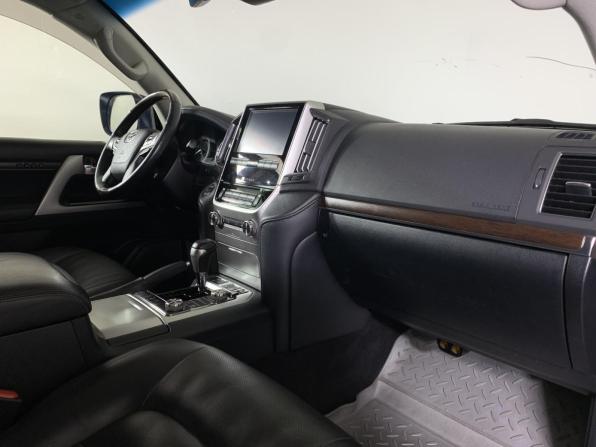 Toyota Land Cruiser 200 Series Рестайлинг 2 с пробегом 2019 года, цена 6 950 000 рублей, 135941 км, внедорожник, Автокод Объявления