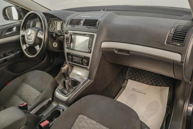 Skoda Octavia II (A5) Рестайлинг с пробегом 2012 года, цена 659 000 рублей, 204200 км, лифтбек, Автокод Объявления