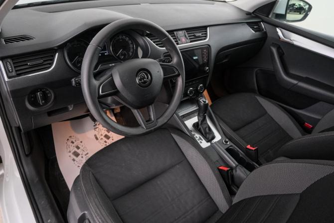 Skoda Octavia III (A7) Рестайлинг с пробегом 2019 года, цена 1 429 000 рублей, 129000 км, лифтбек, Автокод Объявления