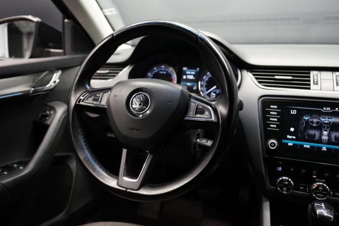 Skoda Octavia III (A7) Рестайлинг с пробегом 2017 года, цена 1 858 000 рублей, 242000 км, лифтбек, Автокод Объявления