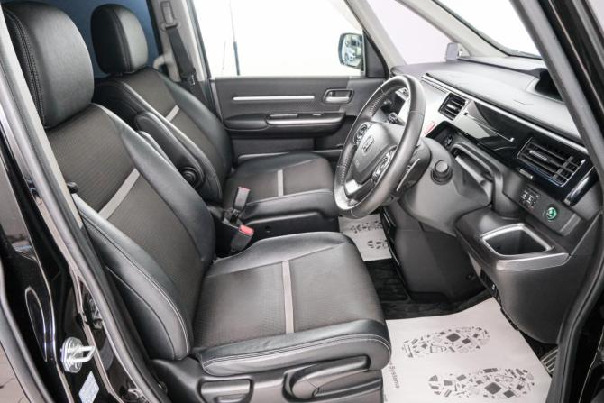 Honda Stepwgn V Рестайлинг с пробегом 2019 года, цена 2 299 000 рублей, 93000 км, минивэн, Автокод Объявления