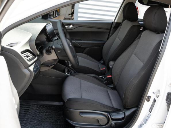 Hyundai Solaris II Рестайлинг с пробегом 2021 года, цена 1 620 000 рублей, 53340 км, седан, Автокод Объявления