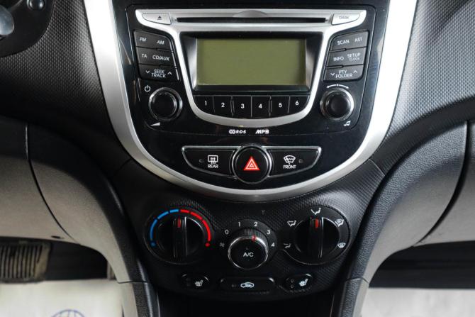 Hyundai Solaris I с пробегом 2013 года, цена 749 000 рублей, 204000 км, седан, Автокод Объявления