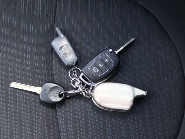 Hyundai Solaris I Рестайлинг с пробегом 2015 года, цена 1 078 000 рублей, 73000 км, хэтчбек, Автокод Объявления