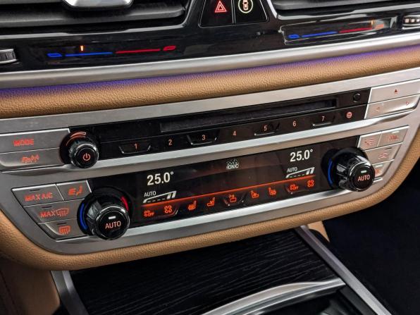 BMW 7 серии VI (G11/G12) Рестайлинг с пробегом 2022 года, цена 6 030 000 рублей, 124982 км, седан, Автокод Объявления