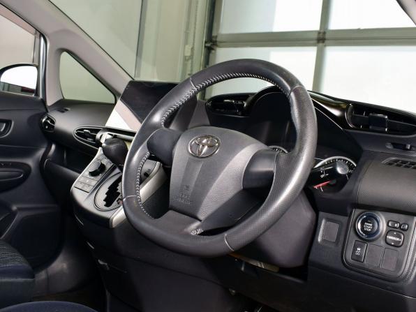 Toyota Wish II с пробегом 2010 года, цена 1 365 995 рублей, 69377 км, минивэн, Автокод Объявления