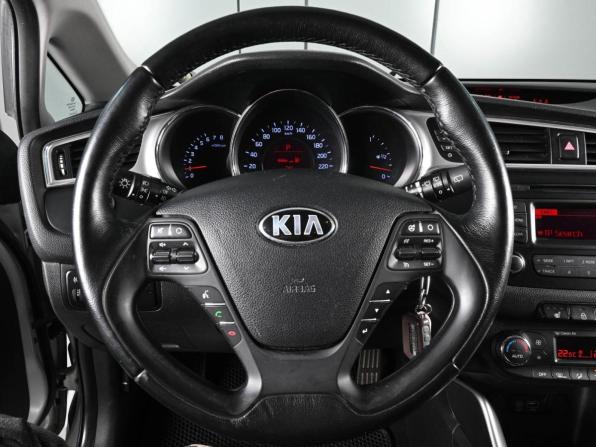 Kia Ceed II Рестайлинг с пробегом 2016 года, цена 1 499 000 рублей, 139406 км, хэтчбек, Автокод Объявления