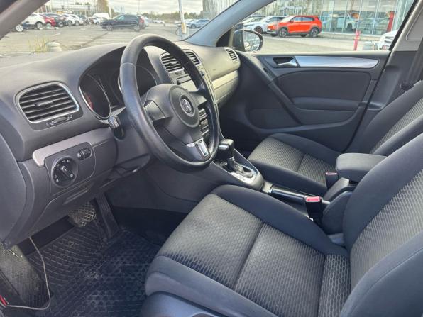 Volkswagen Golf VI с пробегом 2010 года, цена 549 000 рублей, 303147 км, хэтчбек, Автокод Объявления