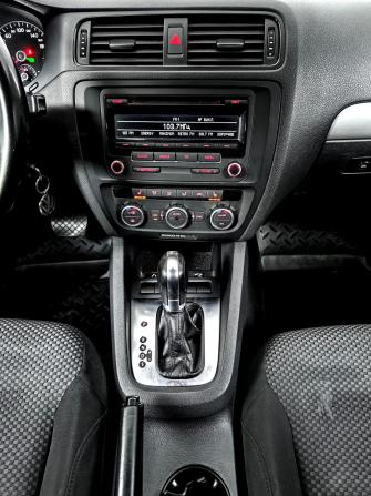 Volkswagen Jetta VI с пробегом 2012 года, цена 795 000 рублей, 231241 км, седан, Автокод Объявления