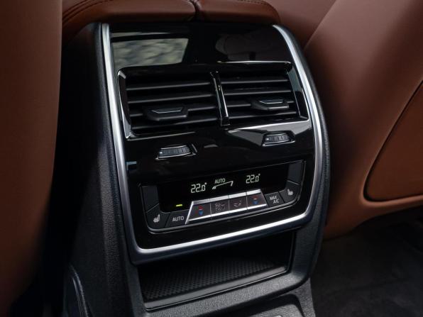 BMW X7 I (G07) Рестайлинг с пробегом 2023 года, цена 13 999 000 рублей, 26360 км, внедорожник, Автокод Объявления