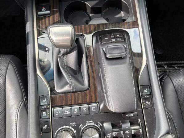 Lexus LX III Рестайлинг 2 с пробегом 2019 года, цена 10 500 000 рублей, 73202 км, внедорожник, Автокод Объявления