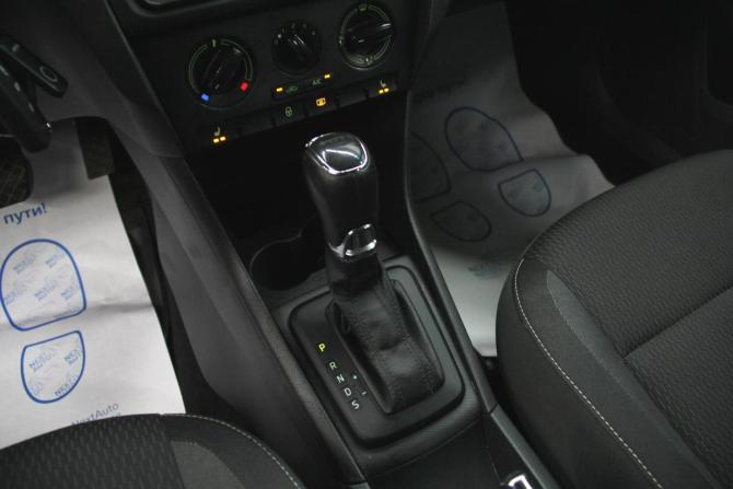 Skoda Rapid I с пробегом 2015 года, цена 1 028 000 рублей, 173000 км, лифтбек, Автокод Объявления
