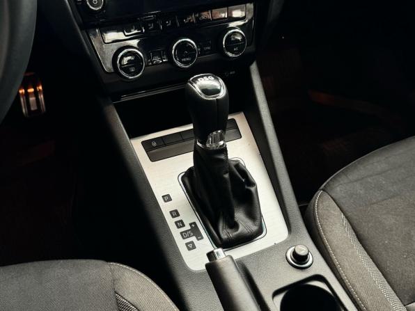 Skoda Octavia III (A7) Рестайлинг с пробегом 2017 года, цена 1 470 000 рублей, 146000 км, лифтбек, Автокод Объявления