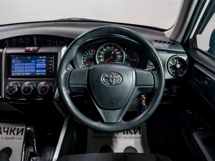 Toyota Corolla XI (E160 E170 E180) Рестайлинг 1 Чита  - изображение 8