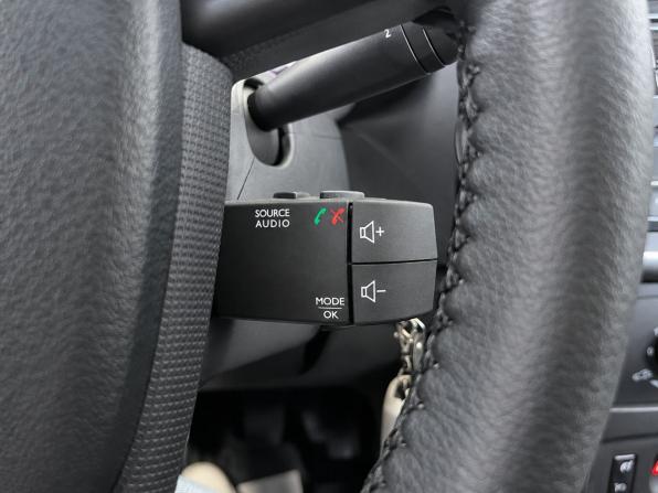 Renault Sandero II с пробегом 2016 года, цена 629 000 рублей, 182318 км, хэтчбек, Автокод Объявления