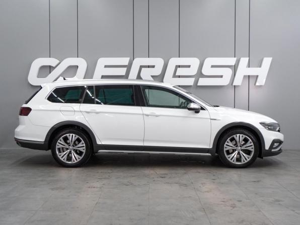 Volkswagen Passat B8 Рестайлинг с пробегом 2020 года, цена 3 233 000 рублей, 158842 км, универсал, Автокод Объявления