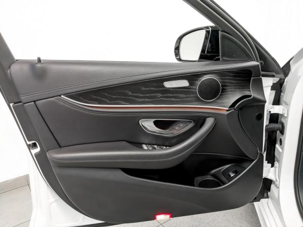 Mercedes-Benz E-Класс V (W213 S213 C238) Рестайлинг с пробегом 2021 года, цена 5 600 000 рублей, 34586 км, седан, Автокод Объявления