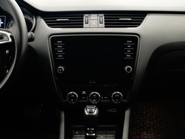 Skoda Octavia III (A7) Рестайлинг с пробегом 2020 года, цена 1 587 000 рублей, 217000 км, лифтбек, Автокод Объявления