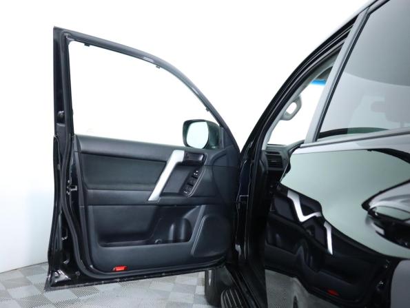 Toyota Land Cruiser Prado 150 Series Рестайлинг 3 с пробегом 2021 года, цена 5 199 000 рублей, 60800 км, внедорожник, Автокод Объявления