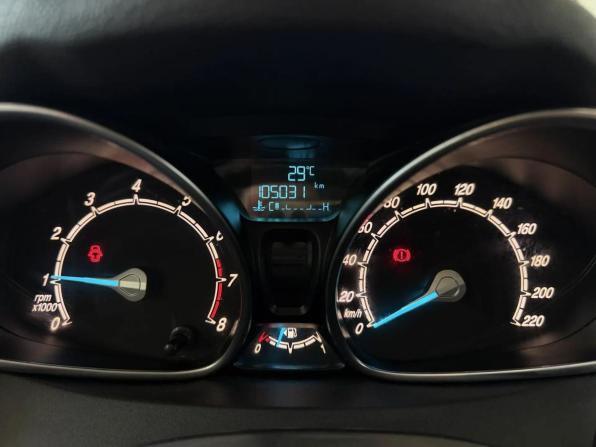 Ford Fiesta Mk6 Рестайлинг с пробегом 2015 года, цена 844 000 рублей, 105027 км, хэтчбек, Автокод Объявления