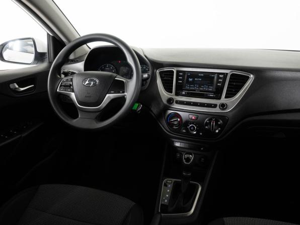 Hyundai Solaris II Рестайлинг с пробегом 2021 года, цена 1 655 000 рублей, 61960 км, седан, Автокод Объявления