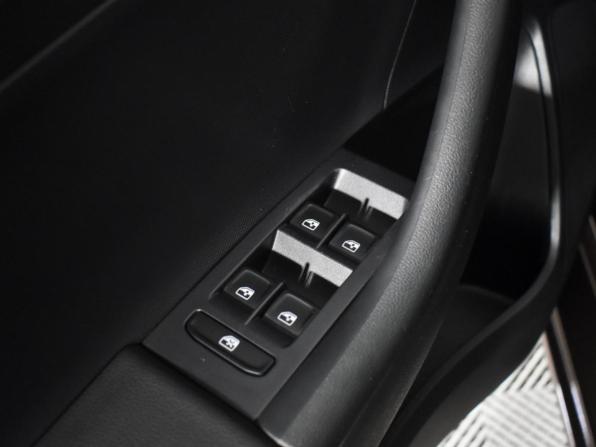 Skoda Rapid II с пробегом 2021 года, цена 1 699 000 рублей, 23106 км, лифтбек, Автокод Объявления