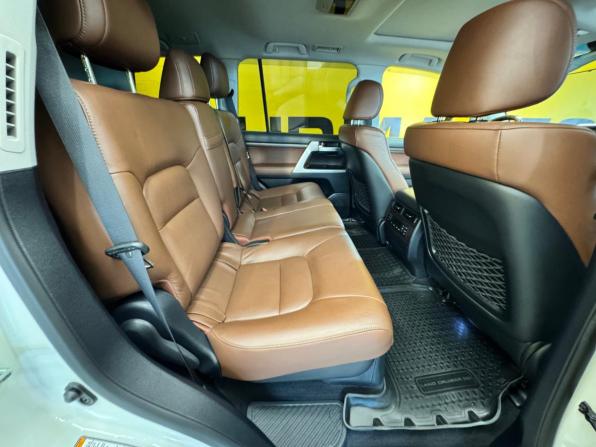 Toyota Land Cruiser 200 Series Рестайлинг 2 с пробегом 2019 года, цена 7 999 000 рублей, 150000 км, внедорожник, Автокод Объявления