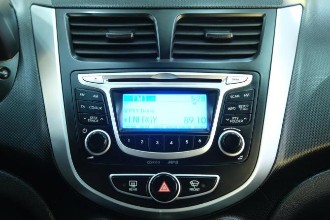 Hyundai Solaris I с пробегом 2013 года, цена 919 000 рублей, 158100 км, хэтчбек, Автокод Объявления