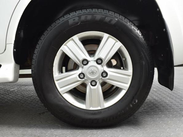 Toyota Land Cruiser 200 Series Рестайлинг 1 с пробегом 2015 года, цена 4 309 995 рублей, 337312 км, внедорожник, Автокод Объявления