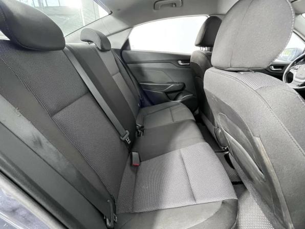 Hyundai Solaris II с пробегом 2017 года, цена 945 000 рублей, 172314 км, седан, Автокод Объявления