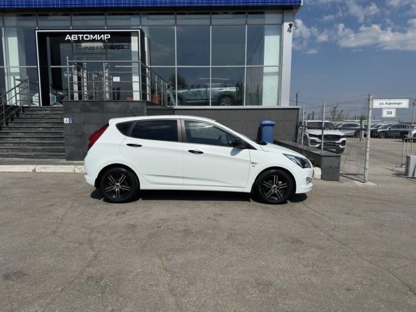 Hyundai Solaris I Рестайлинг с пробегом 2015 года, цена 940 000 рублей, 150871 км, хэтчбек, Автокод Объявления
