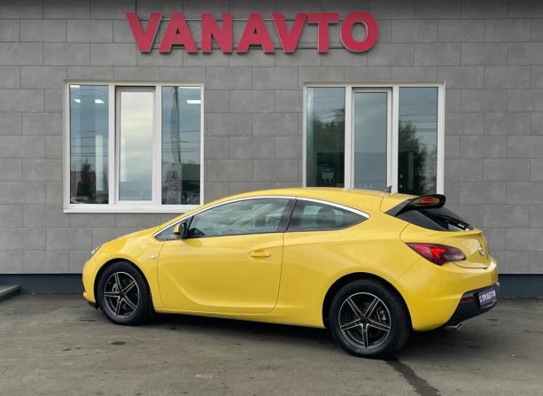 Opel Astra J Рестайлинг с пробегом 2013 года, цена 899 000 рублей, 139000 км, хэтчбек, Автокод Объявления