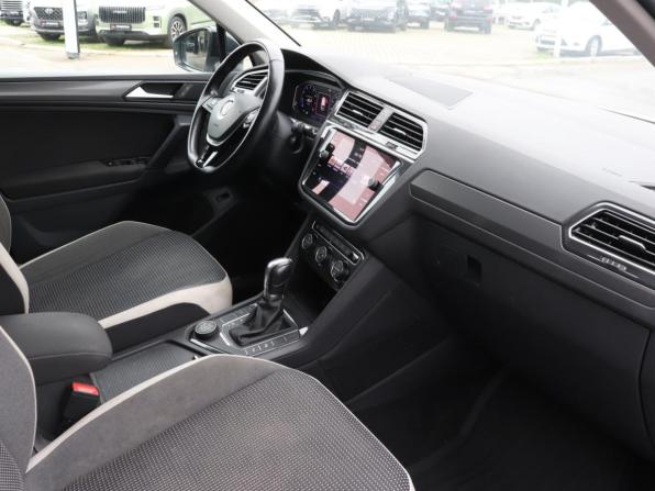 Volkswagen Tiguan II с пробегом 2019 года, цена 2 330 000 рублей, 114617 км, внедорожник, Автокод Объявления
