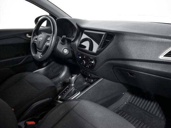 Hyundai Solaris II с пробегом 2019 года, цена 1 270 000 рублей, 98886 км, седан, Автокод Объявления